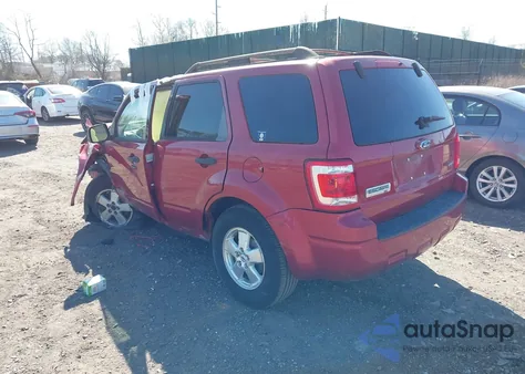 2008 Ford Escape Xlt z USA, uszkodzony, nr VIN 1FMCU93128KC67811